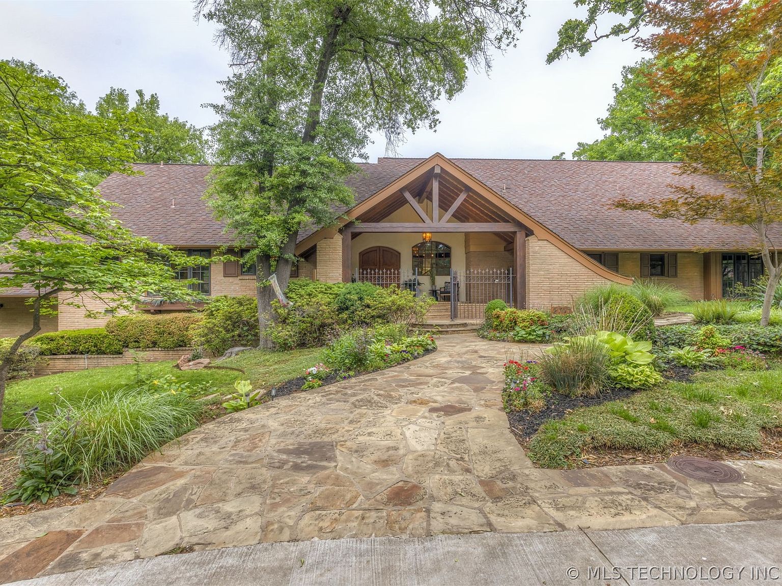 2707 E 67th Pl, Tulsa, OK 74136 | Zillow
