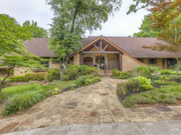 2707 E 67th Pl, Tulsa, OK 74136