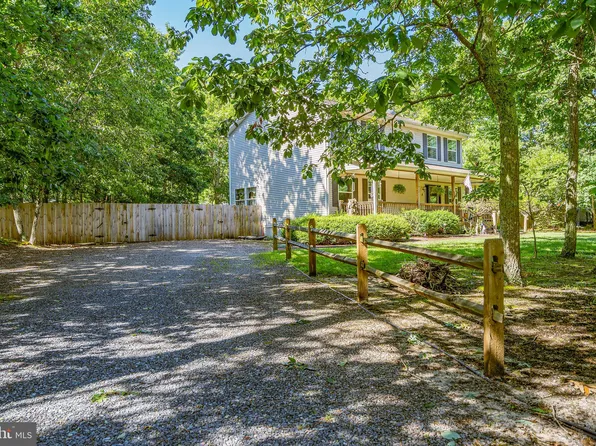 4 Pinewood Dr, Little Egg Harbor, NJ 08087