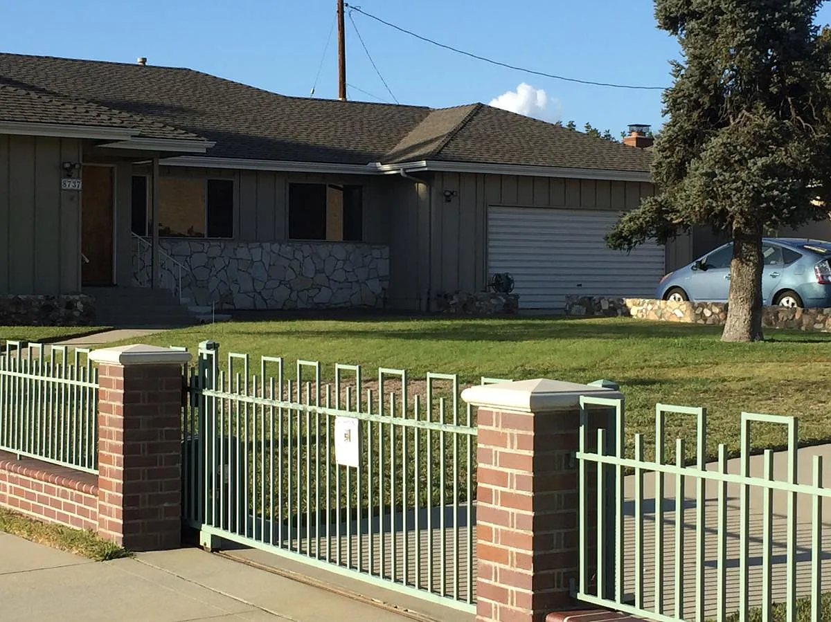 3 bed, 2.5 bath, 2000 sqft, $4,200 — Photo 1