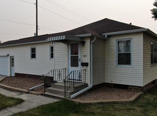 819 2nd St NW, Clarion, IA 50525