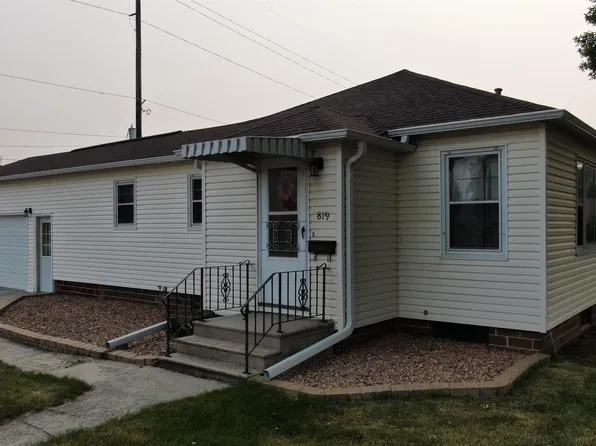 819 2nd St NW, Clarion, IA 50525