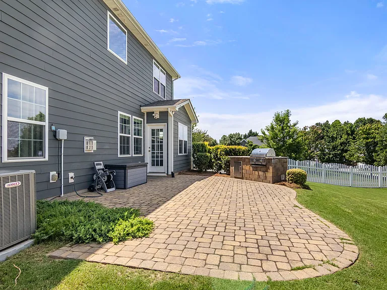 5009 Glenellen Way — Photo 42