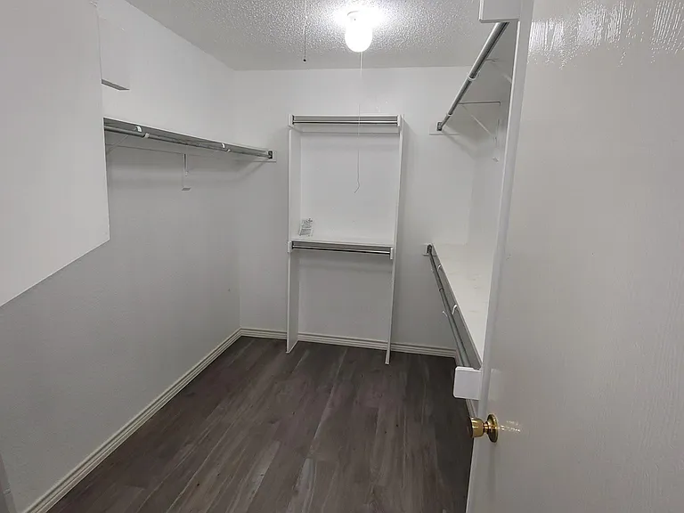 1101 Springcreek Dr — Photo 16