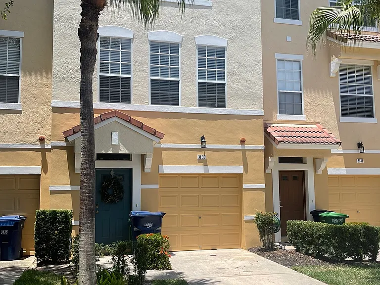 3133 Bayshore Oaks Dr — Photo 1