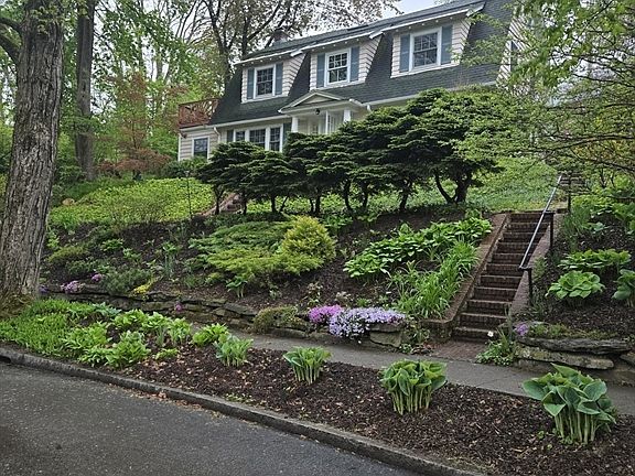 3rd image of 8 Montvale Rd