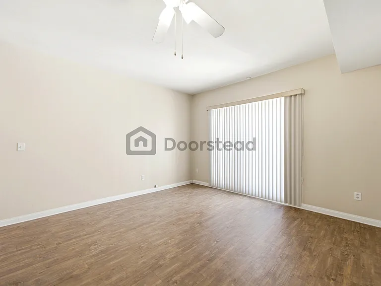 450 J St #5101 — Photo 20
