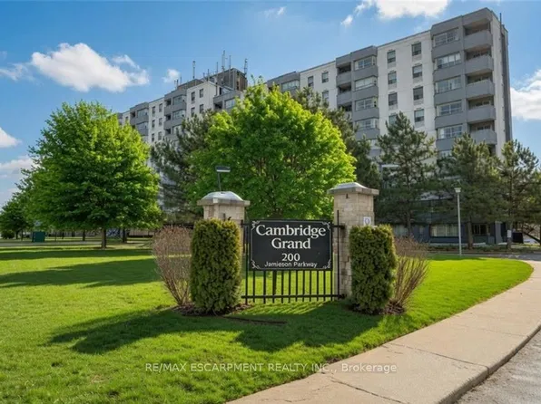200 Jamieson Pkwy #615, Cambridge, ON N3C 4B5