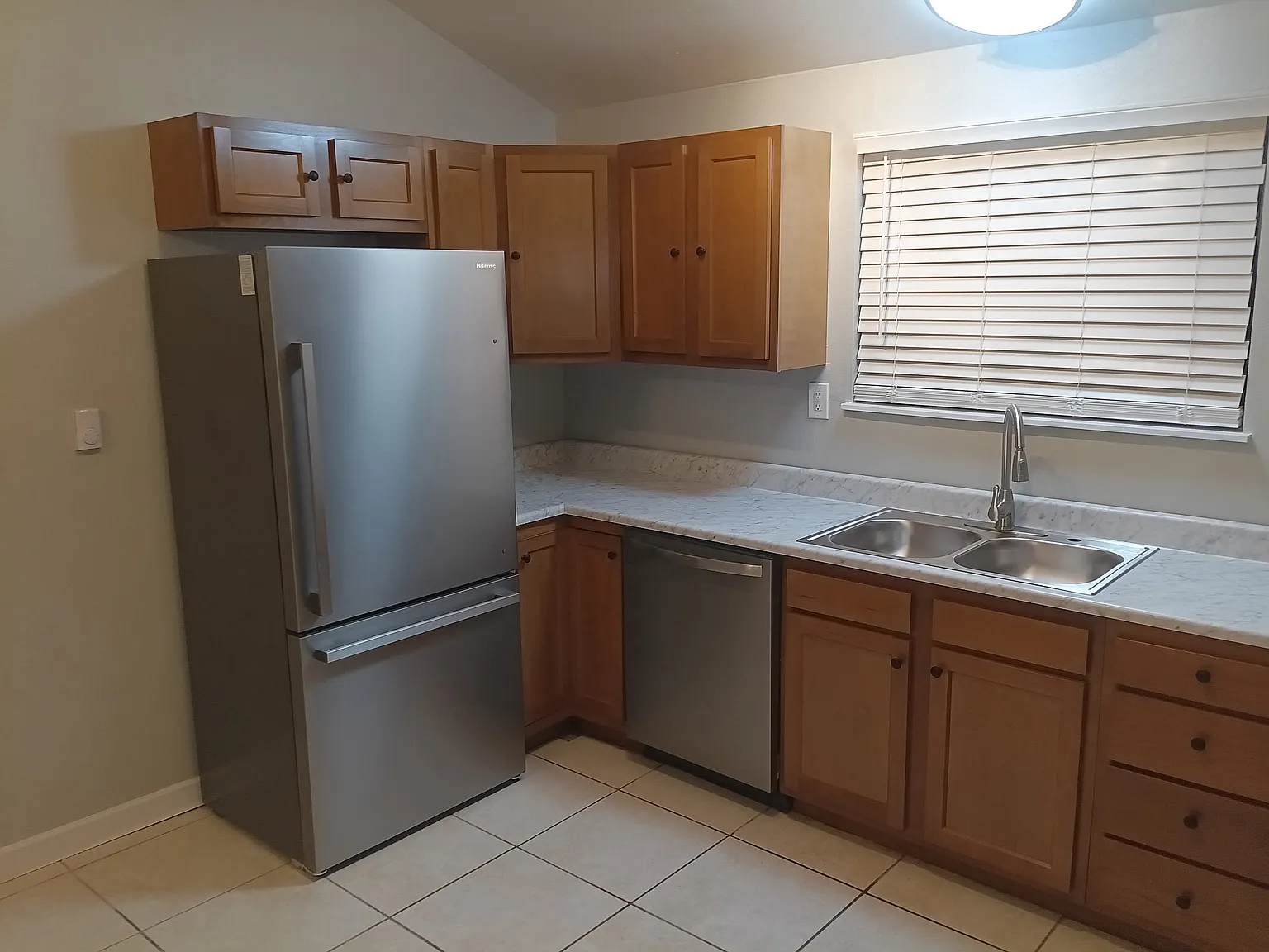 683 E Clarion Dr — Photo 3