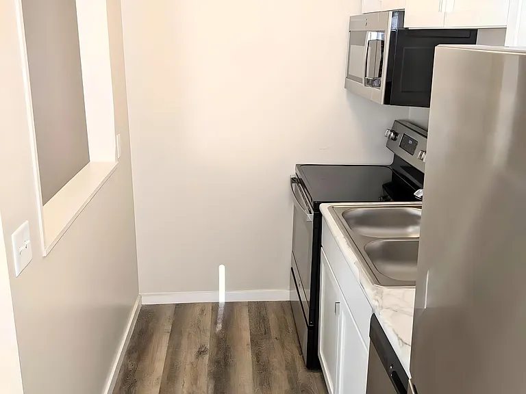 Keller Flats — Photo 8