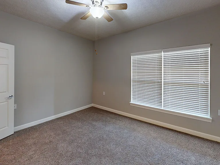 Aspenwood Apartments — Photo 21