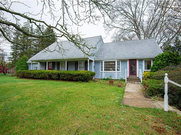 929 Greenville Ave, Smithfield, RI 02828