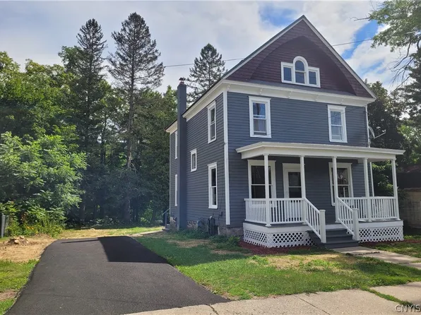 29 Van Buren St, Dolgeville, NY 13329