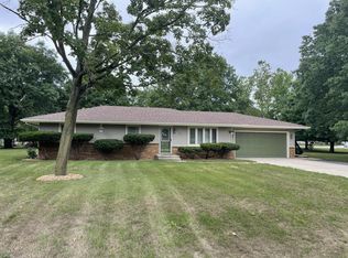 4930 Apollo Dr, Machesney Park, IL 61115