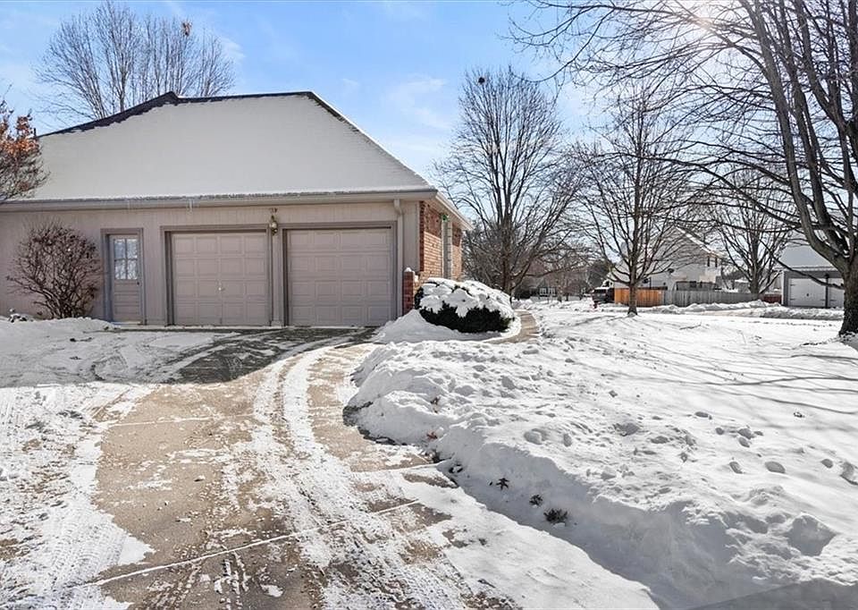 2112 NE Waterfield Dr, Blue Springs, MO 64014 Zillow