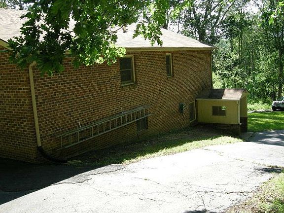 5th image of 122 Wagon Wheel Ln