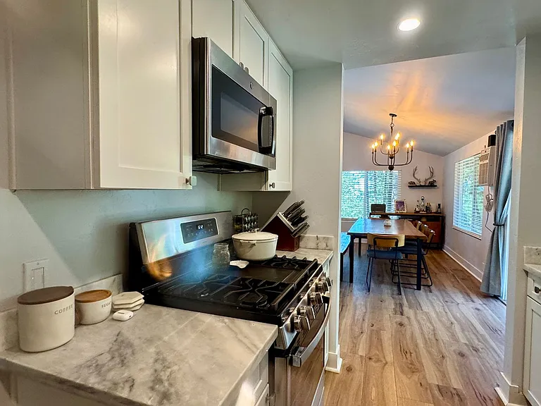 4425 Sierra Springs Dr — Photo 8