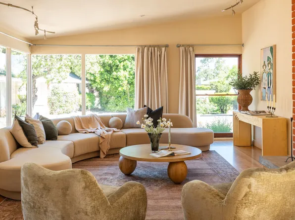 16141 Bayberry Pl, Sherman Oaks, CA 91403