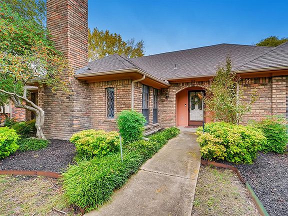 2nd image of 903 Autumn Lake Dr