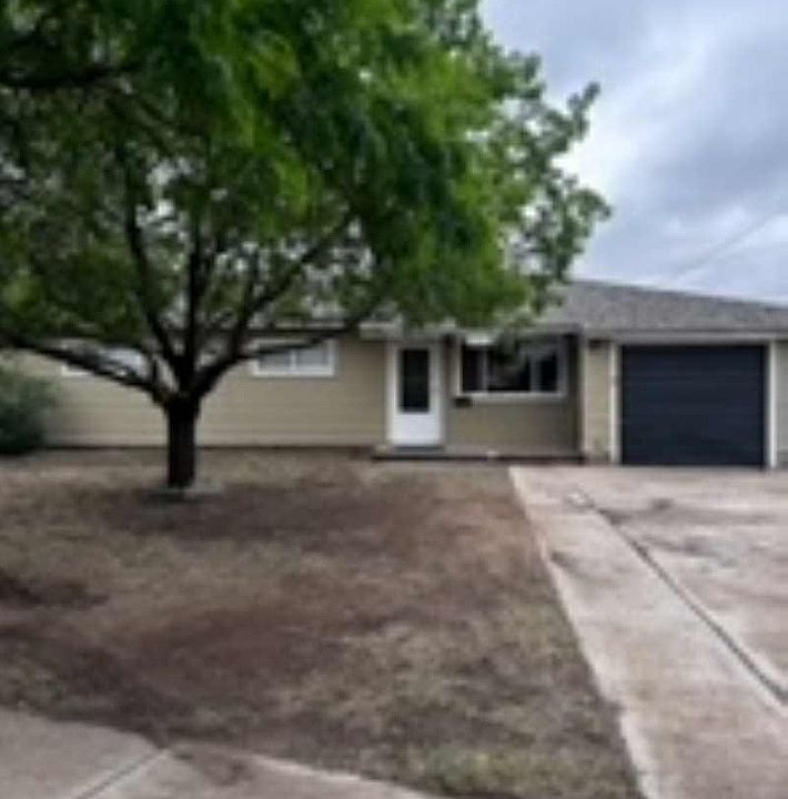 1st image of 1921 N Gila Dr