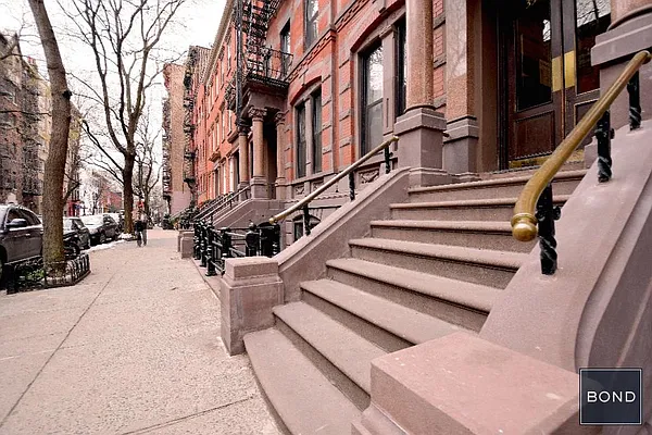 Rented by Bond New York | media 18