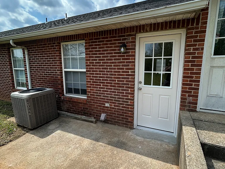 220 Anthony Ln #D — Photo 1