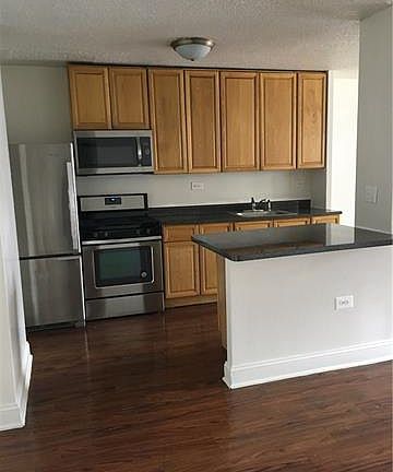 3rd image of 875 Boynton Ave APT 4L