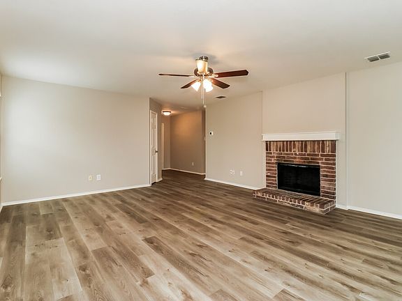 5th image of 817 Cathy Dr