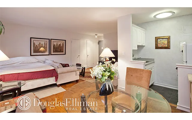 Sold by Douglas Elliman | media 32