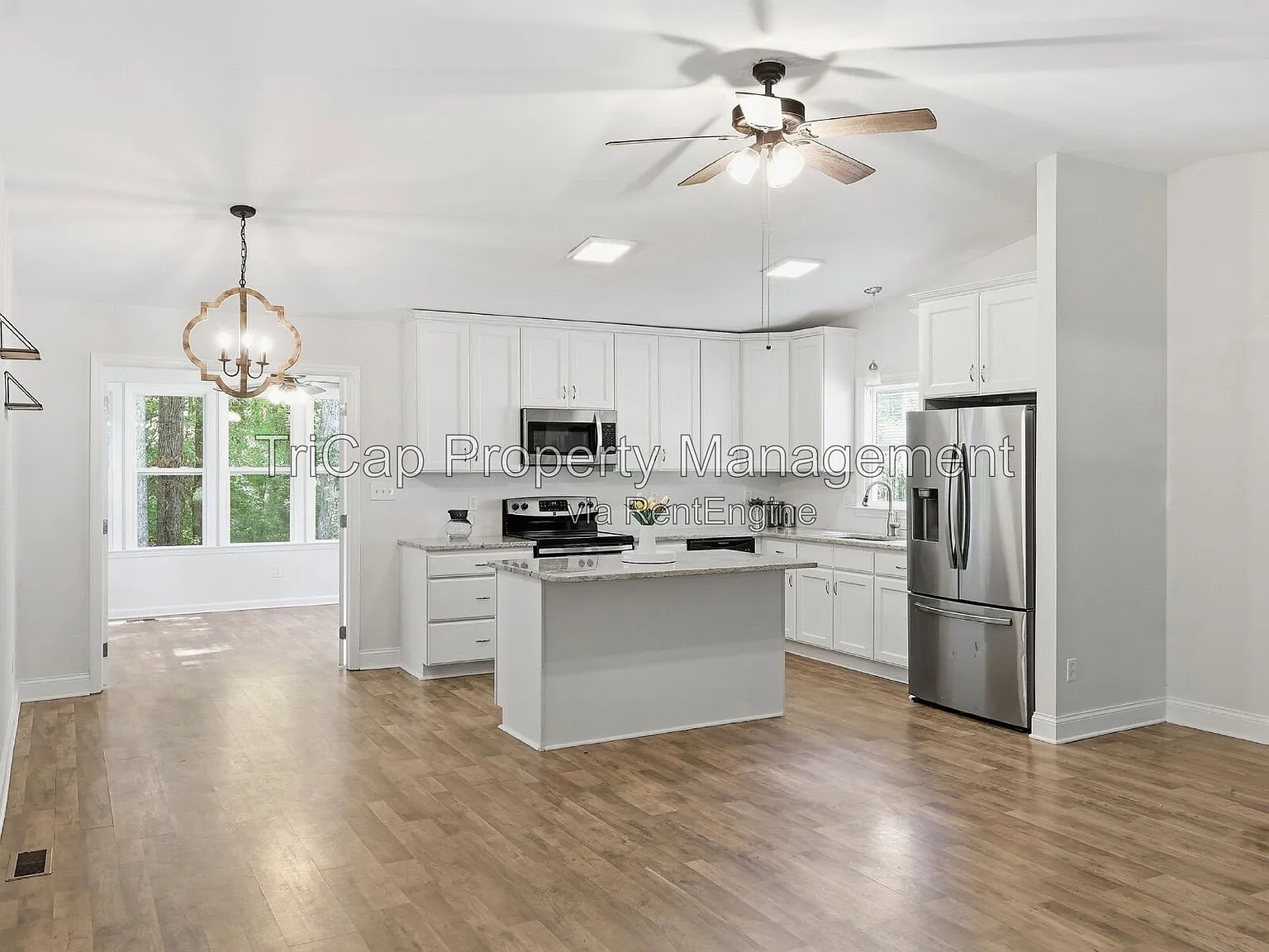 3 bed, 2.0 bath, 2357 sqft, $2,650 — Photo 2