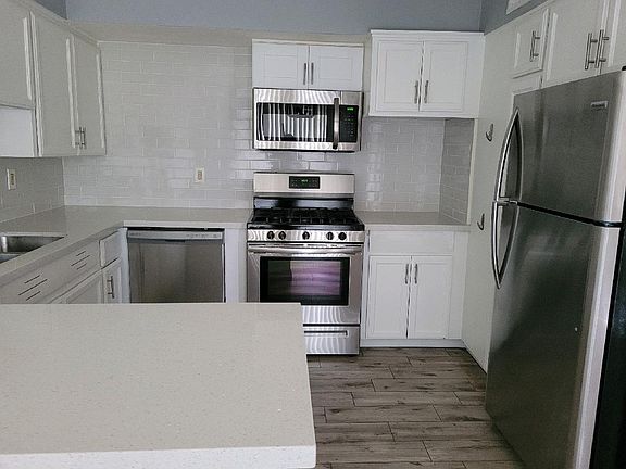 2nd image of 1939 E Missouri Ave APT 9