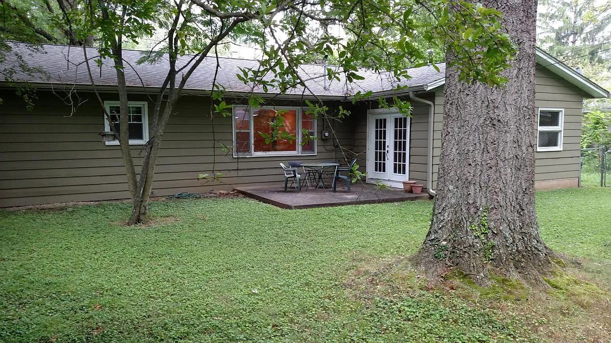 607 S Eastside Drive — Photo 4