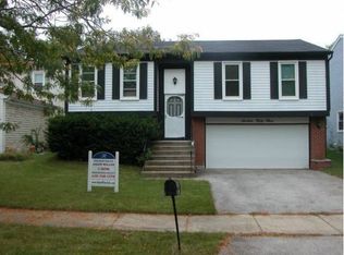 1653 Trafalgar Ln, Aurora, IL 60504