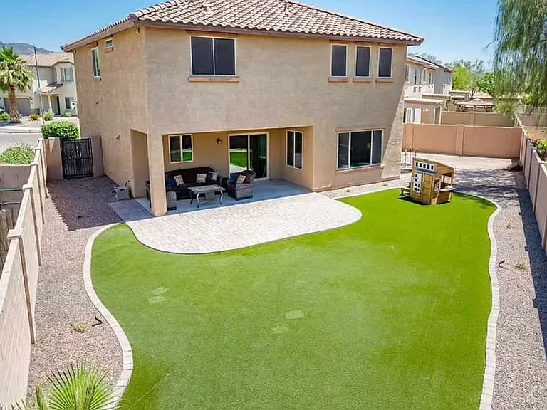 8904 S 58th Dr — Photo 19