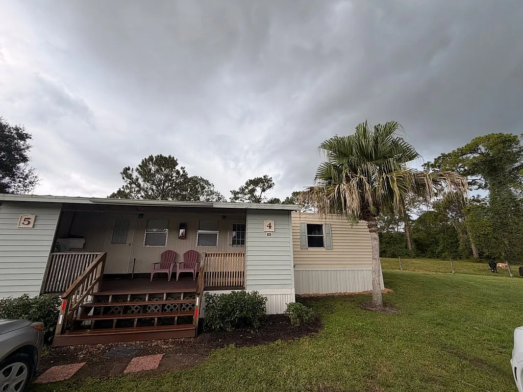 2 bed, 1.0 bath, 900 sqft, $1,050 — Photo 1
