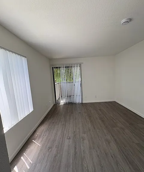 5453 Lemon Grove Ave — Photo 8