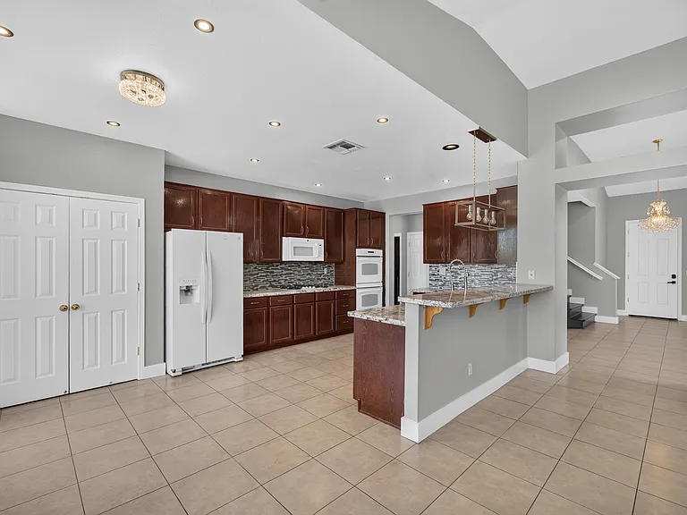 1490 Peppertree Rd — Photo 12