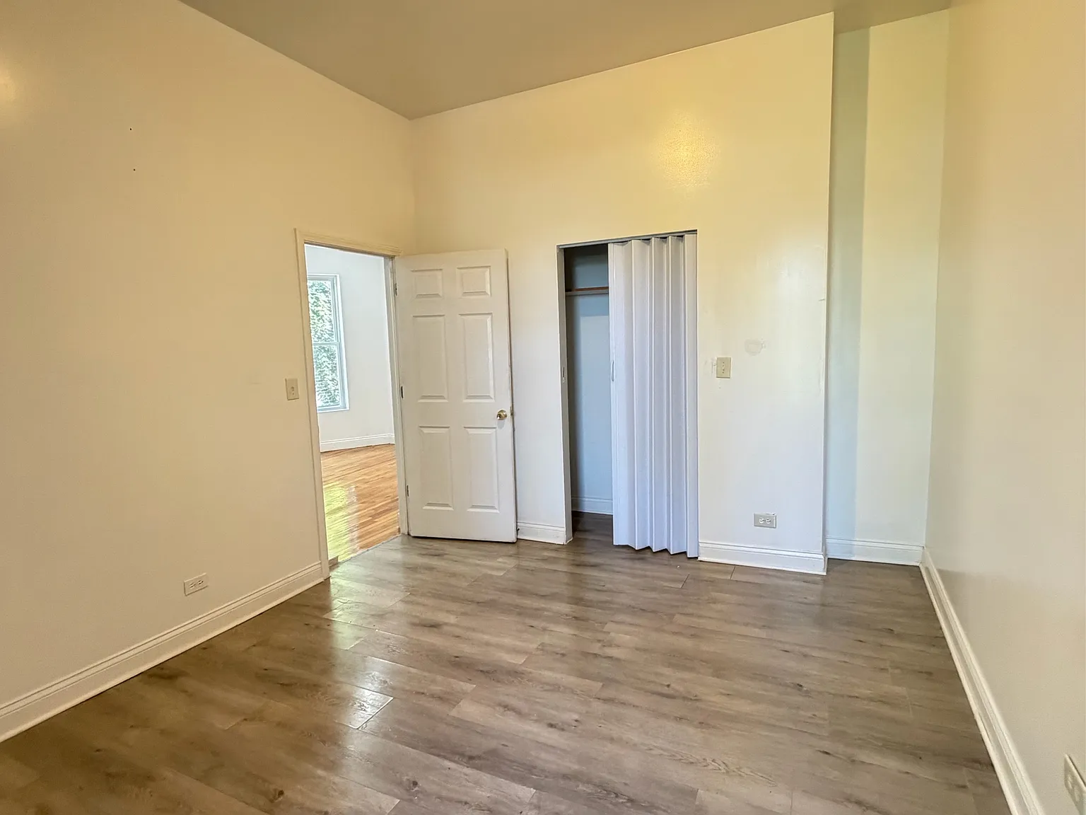 7836 South Emerald Avenue - 1R — Photo 2