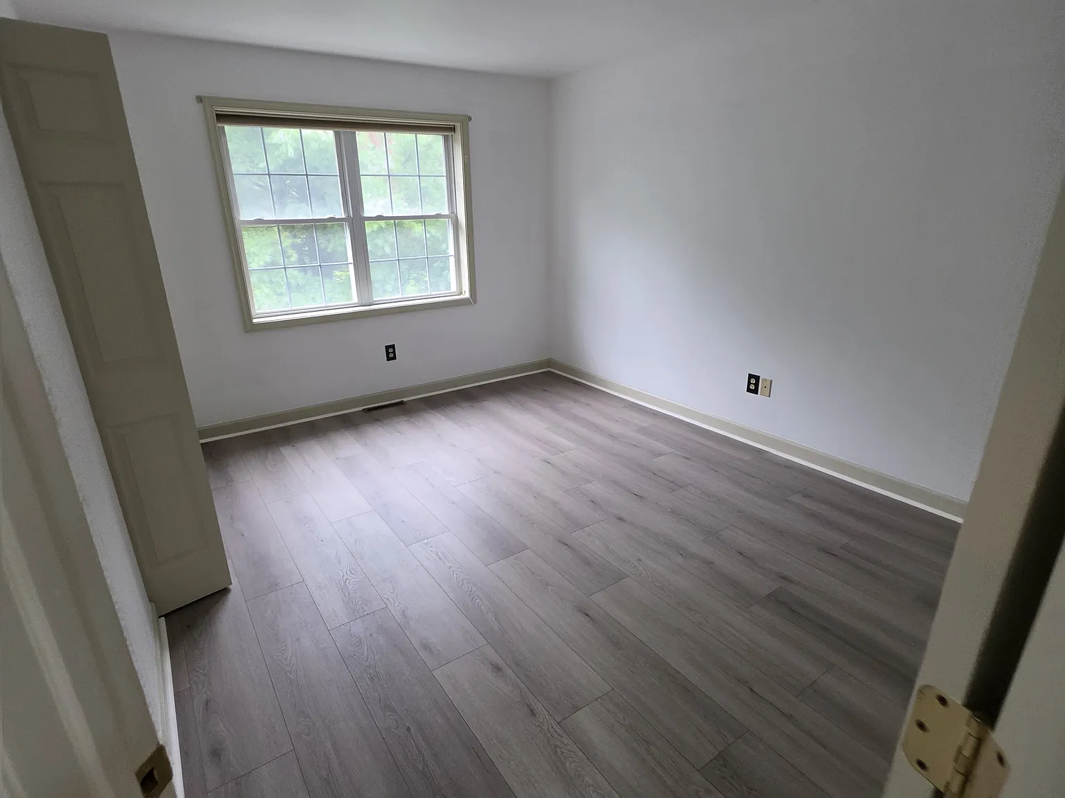 3 bed, 1973 sqft, $2,350 — Photo 3