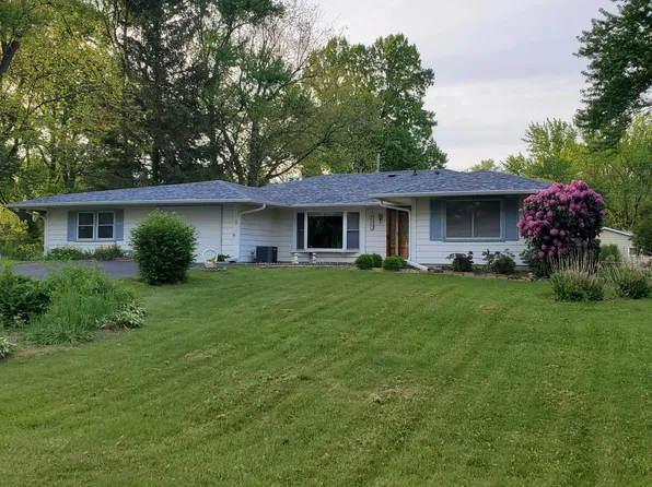 2505 Oakwood Ave, Valparaiso, IN 46383