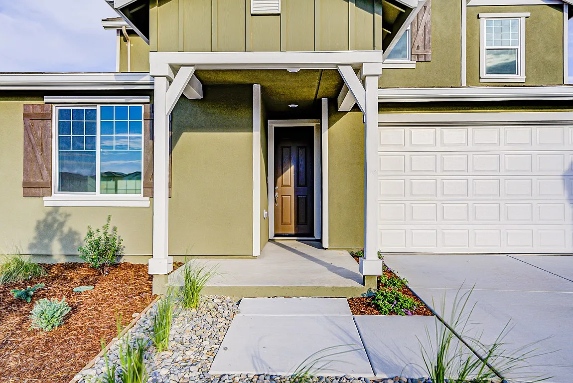 Building Photo - 676 Longmont Dr