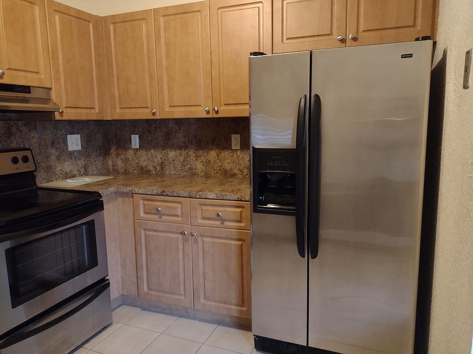 kitchen all new cabinets and applicances