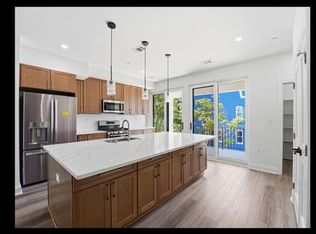 2404 N Capitol St NW #B, Washington, DC 20002