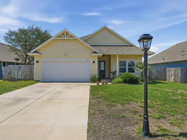 145 Shadow Moss Ln, Rockport, TX 78382