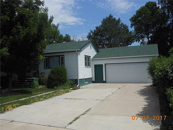 2nd image of 2315 Meadowood St