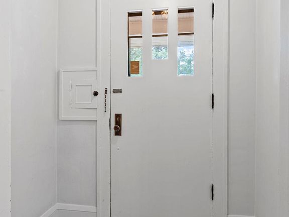 5th image of 4354 Harriet Ave