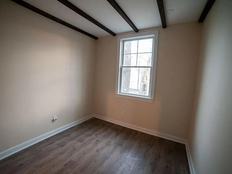 2138 Sears St — Photo 22
