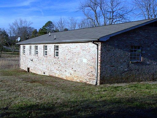 2nd image of 7421 Thomas Ln