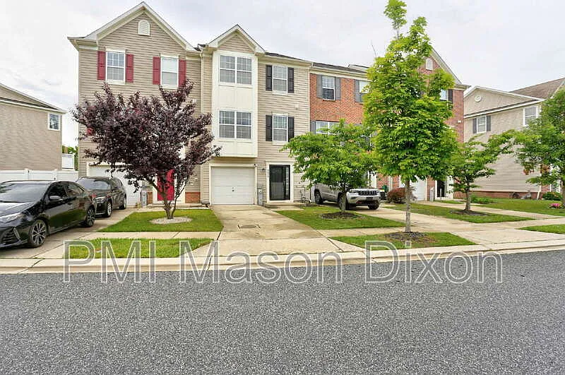 3 bed, 2.5 bath, 2092 sqft, $2,800 — Photo 4