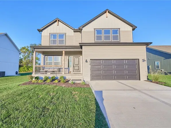 404 Woodview Dr, Raymore, MO 64083